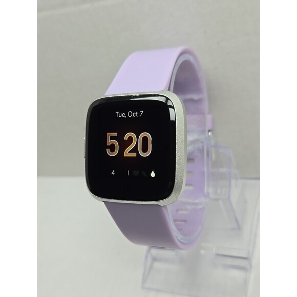 Fitbit Versa Lite Smartwatch Activity Tracker Heart Rate GPS Silver No Charger - Picture 2 of 10